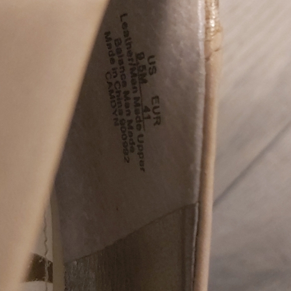 Sam Edelman Nude Leathrt Heels with snakeskin and metallic accent - Picture 5 of 5